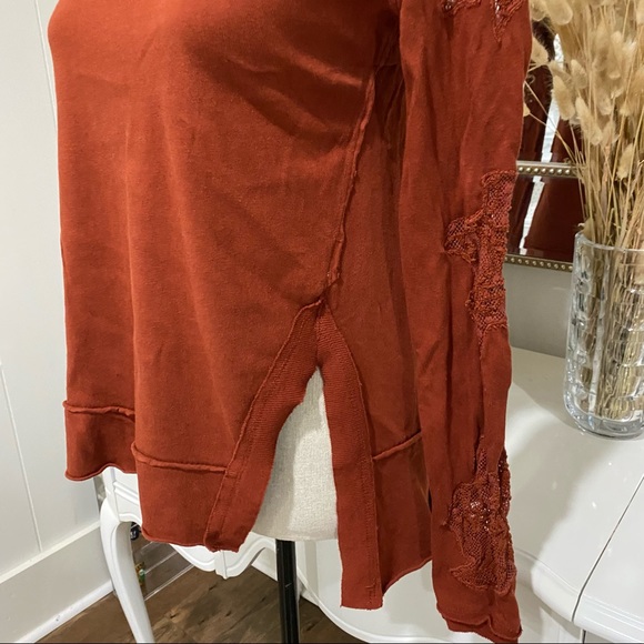 Free People Floral Lace Details Pullover Sweatshirt Top Open Back Sz XS Orange - Picture 5 of 13